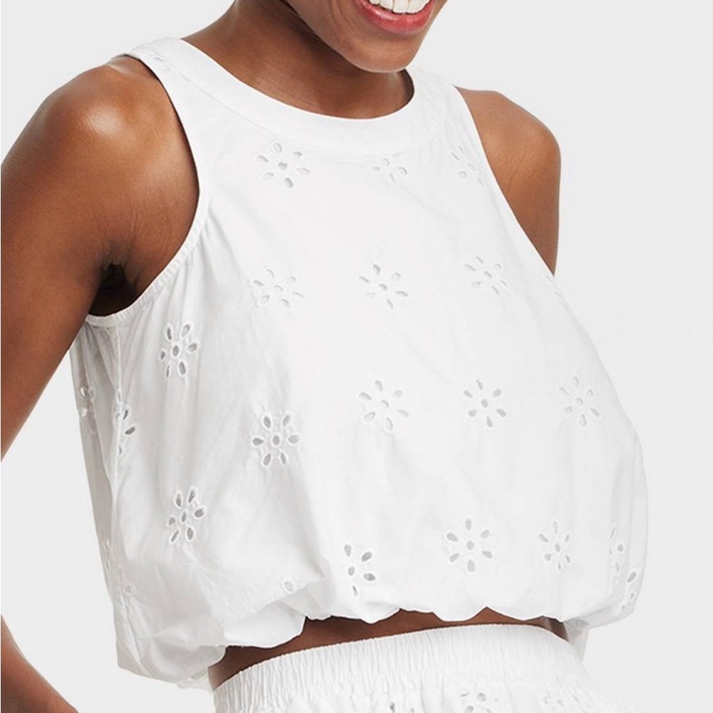 Cropped bubble eyelet top